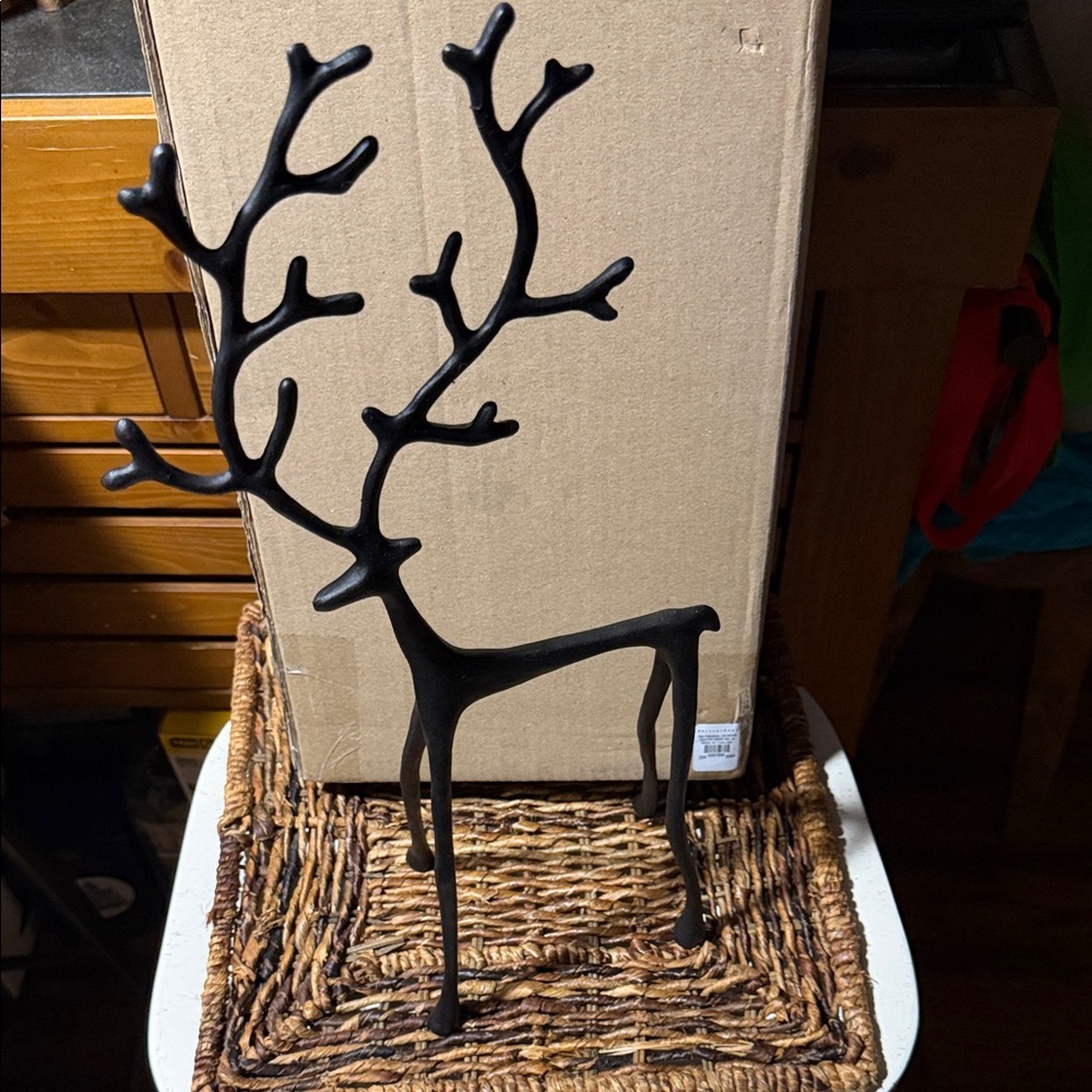 Pottery Barn Sculpted Medium Reindeer BNIB - Picture 1 of 5